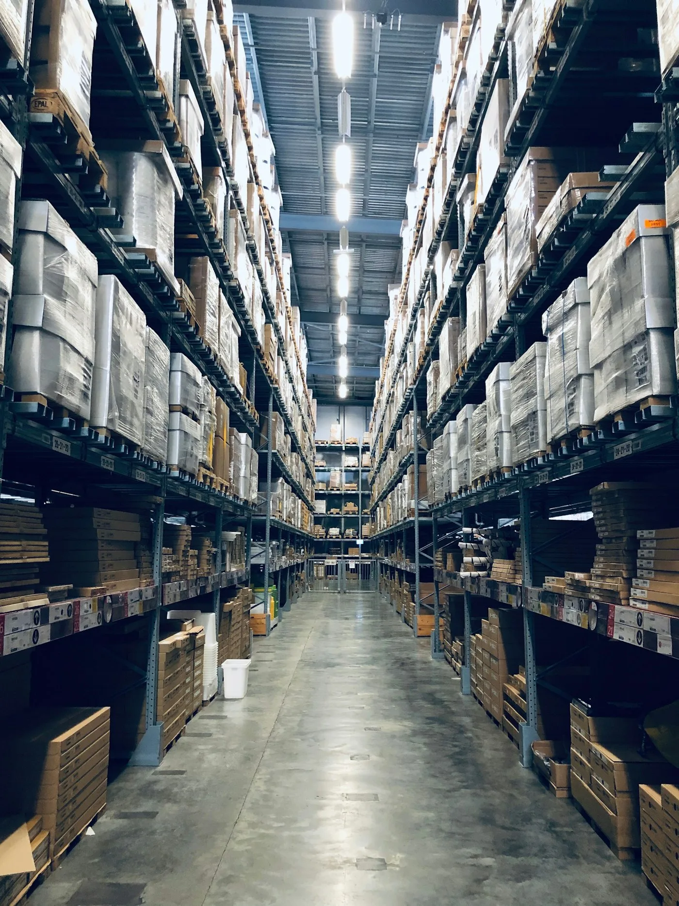 E-commerce fulfillment center